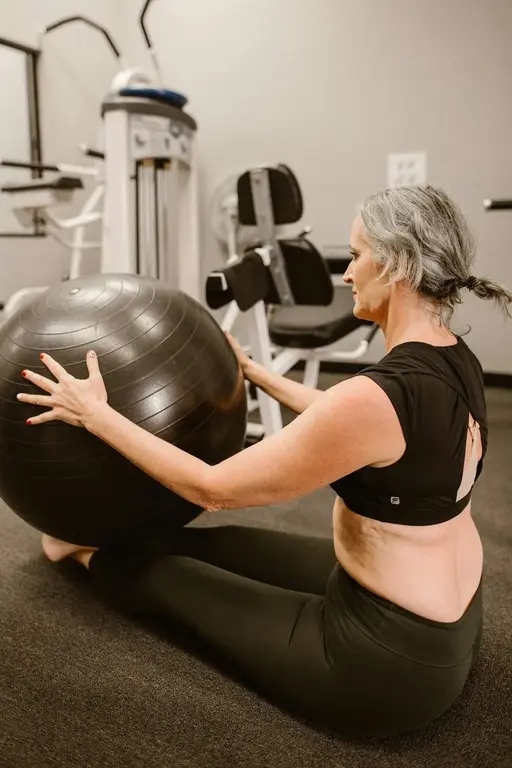 Best online fitness programs for women over 40